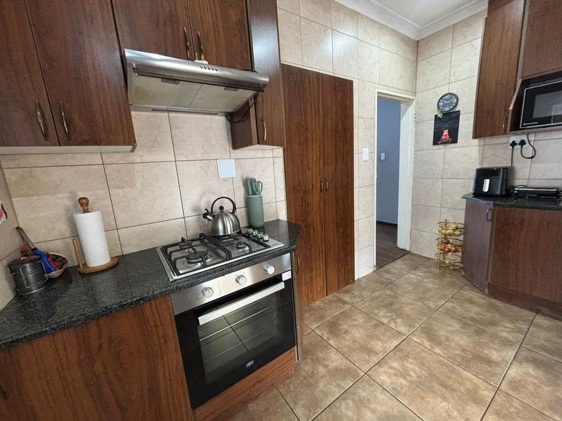 2 Bedroom Property for Sale in Whiteridge Gauteng