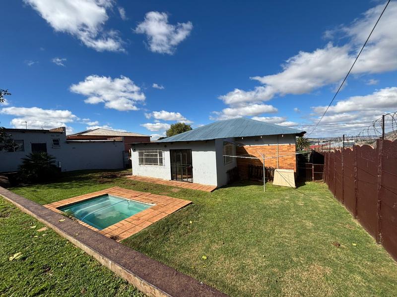 2 Bedroom Property for Sale in Whiteridge Gauteng