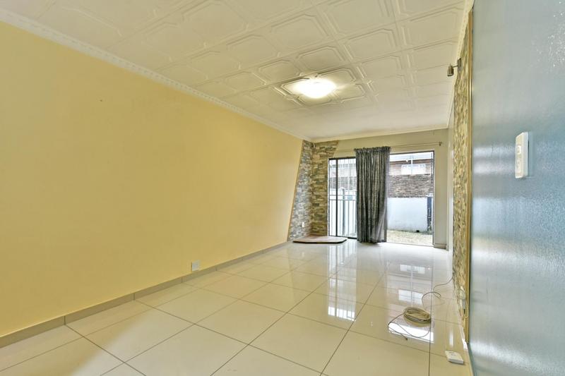 1 Bedroom Property for Sale in New Redruth Gauteng