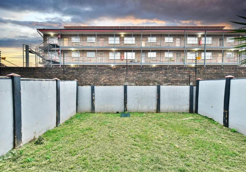 1 Bedroom Property for Sale in New Redruth Gauteng