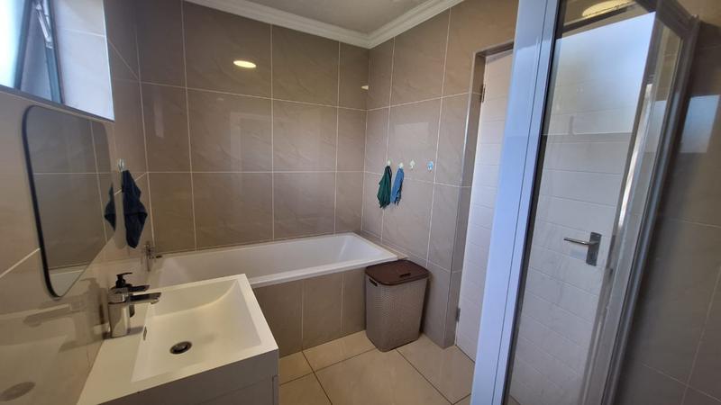 To Let 3 Bedroom Property for Rent in Midstream Ridge Gauteng