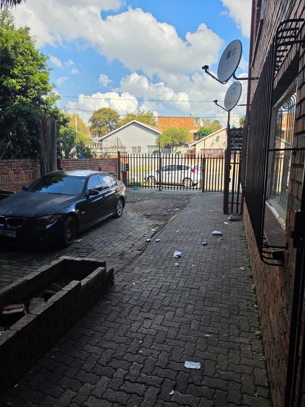 1 Bedroom Property for Sale in Turffontein Gauteng