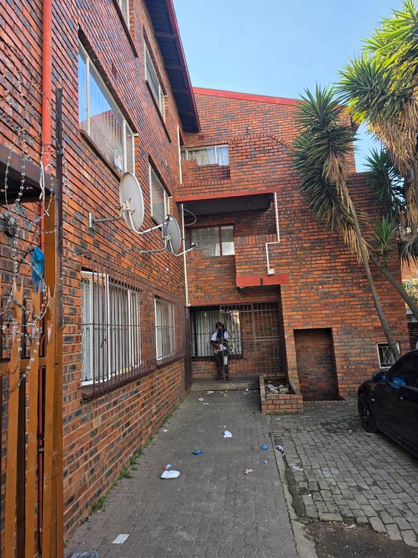 1 Bedroom Property for Sale in Turffontein Gauteng