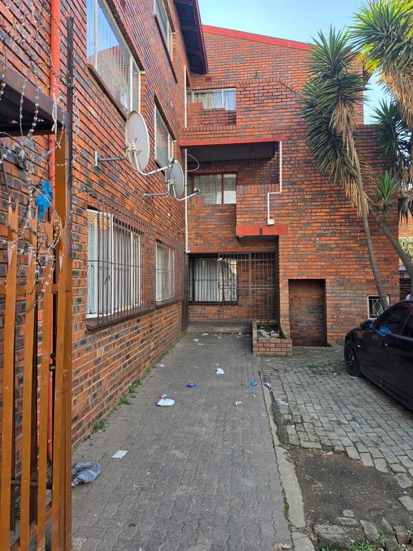 1 Bedroom Property for Sale in Turffontein Gauteng