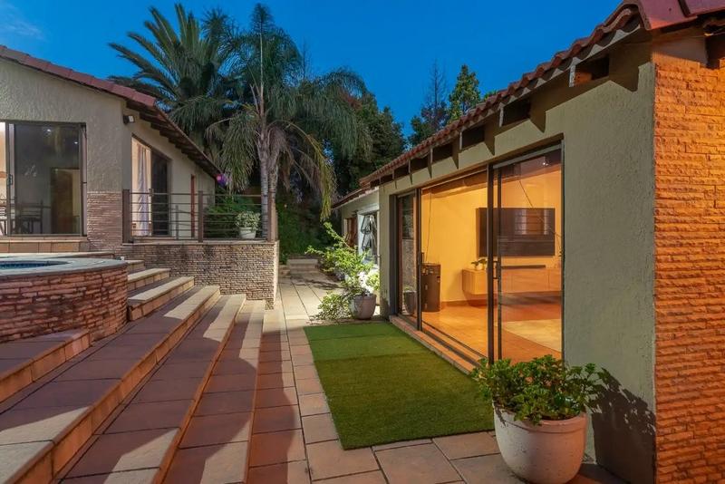 4 Bedroom Property for Sale in Glenvista Gauteng