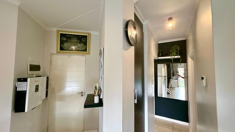 2 Bedroom Property for Sale in Oakdene Gauteng