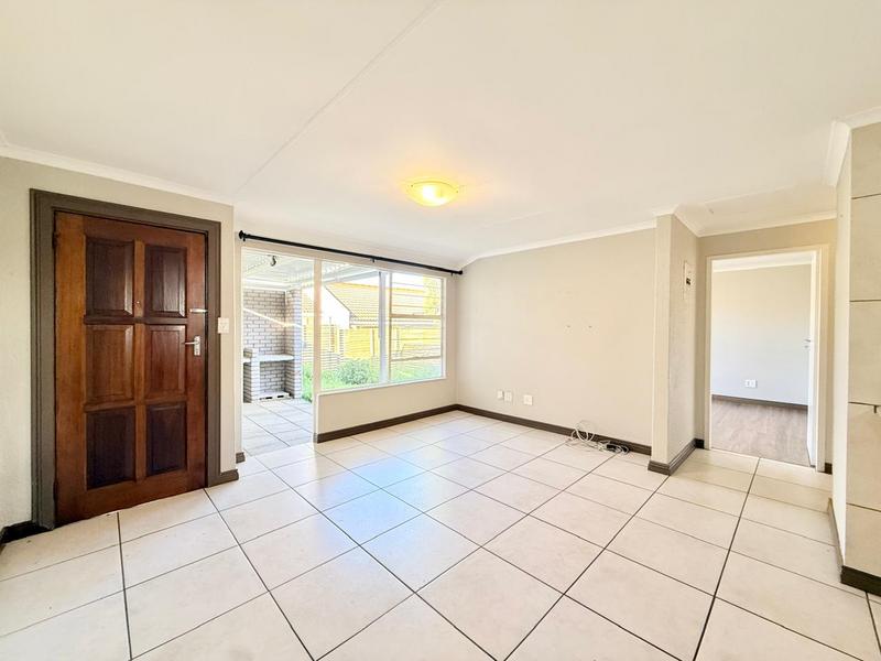 2 Bedroom Property for Sale in Bryanston Gauteng