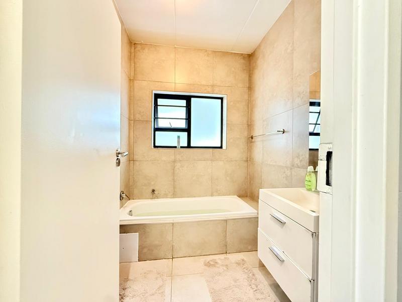 2 Bedroom Property for Sale in Fourways Gauteng