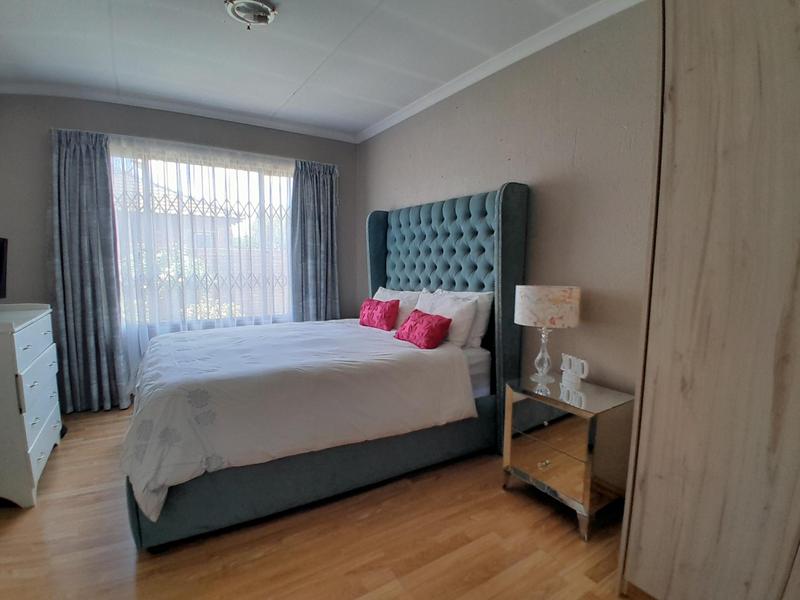 3 Bedroom Property for Sale in Heuwelsig Estate Gauteng