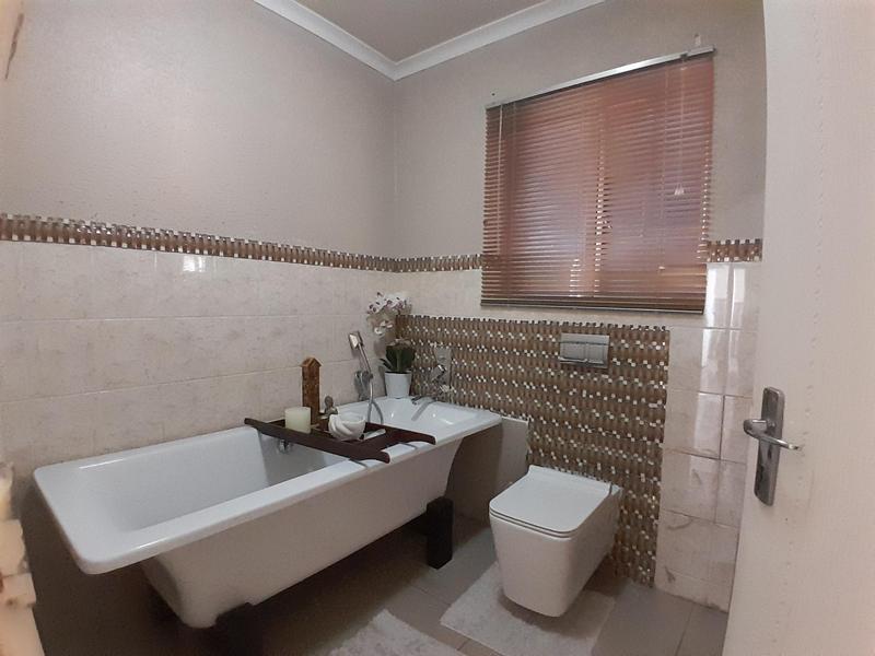 3 Bedroom Property for Sale in Heuwelsig Estate Gauteng