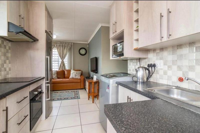 To Let 3 Bedroom Property for Rent in Fleurhof Gauteng