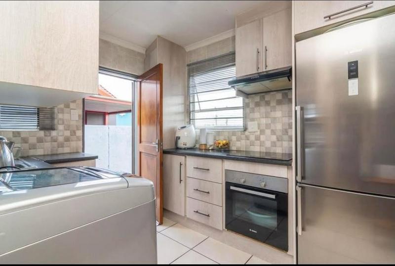 To Let 3 Bedroom Property for Rent in Fleurhof Gauteng