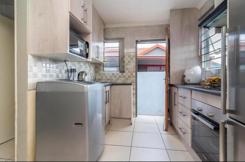 To Let 3 Bedroom Property for Rent in Fleurhof Gauteng