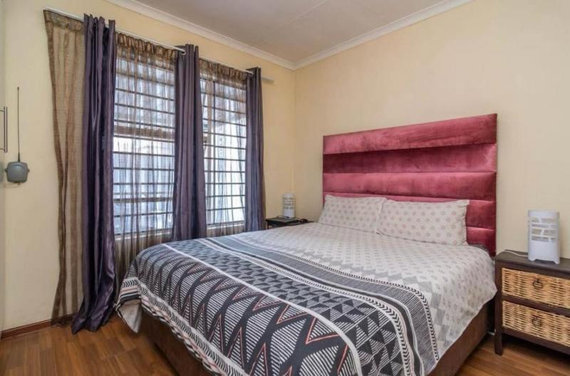 To Let 3 Bedroom Property for Rent in Fleurhof Gauteng