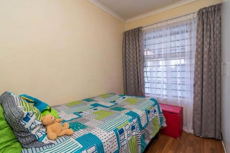 To Let 3 Bedroom Property for Rent in Fleurhof Gauteng
