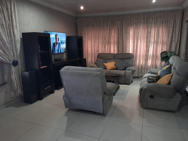 3 Bedroom Property for Sale in Lotus Gardens Gauteng