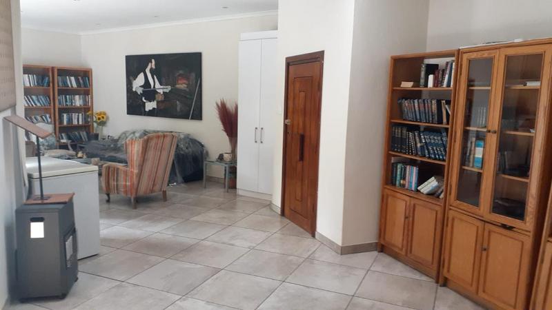 To Let 5 Bedroom Property for Rent in Glenhazel Gauteng