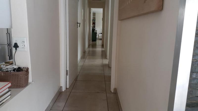 To Let 5 Bedroom Property for Rent in Glenhazel Gauteng