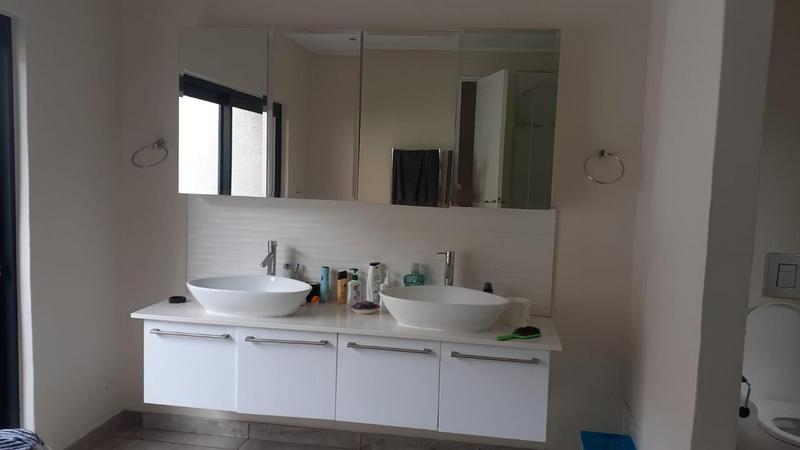 To Let 5 Bedroom Property for Rent in Glenhazel Gauteng