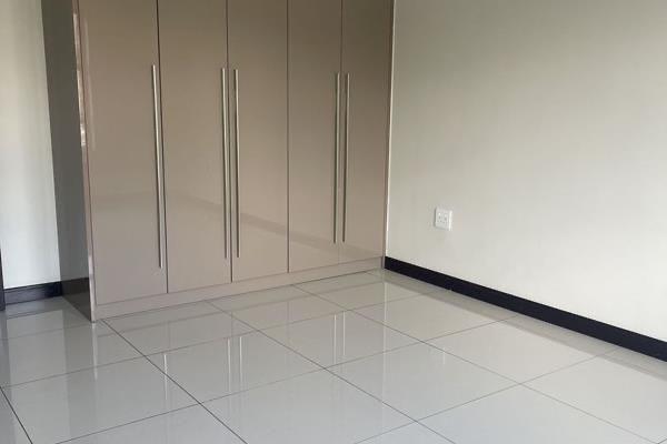 To Let 2 Bedroom Property for Rent in Fourways Gauteng