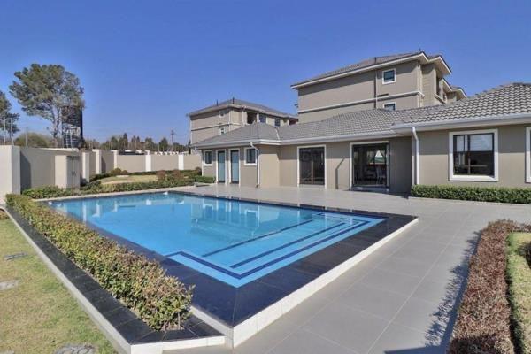 To Let 2 Bedroom Property for Rent in Fourways Gauteng