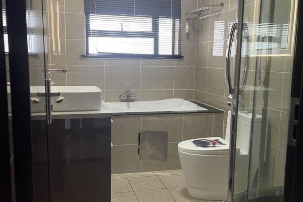 To Let 2 Bedroom Property for Rent in Fourways Gauteng