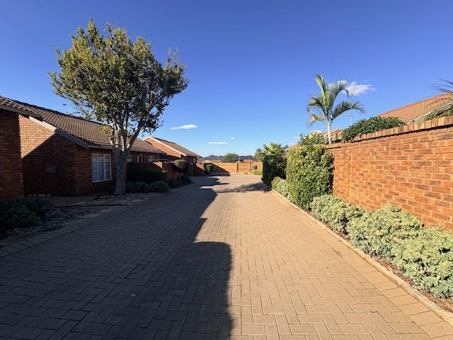 2 Bedroom Property for Sale in Amberfield Heights Gauteng