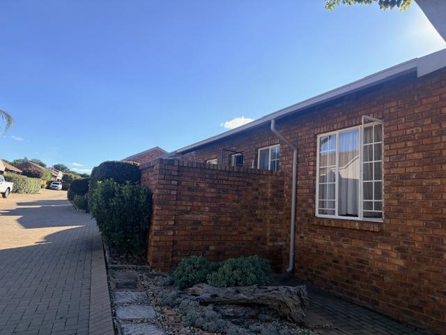 2 Bedroom Property for Sale in Amberfield Heights Gauteng