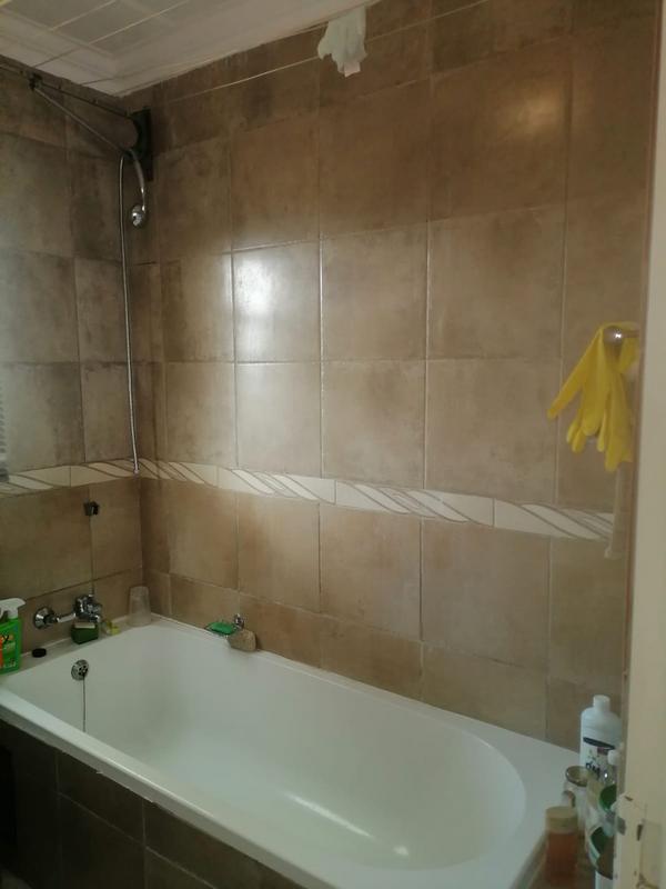2 Bedroom Property for Sale in Fleurhof Gauteng
