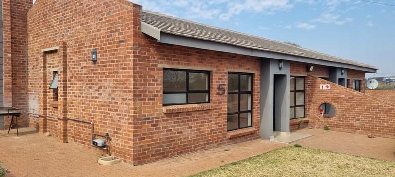 To Let 2 Bedroom Property for Rent in Johannesburg Central Gauteng