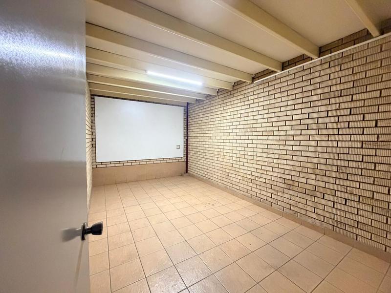 To Let Commercial Property for Rent in Sunderland Ridge Gauteng
