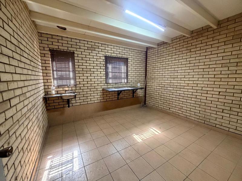 To Let Commercial Property for Rent in Sunderland Ridge Gauteng