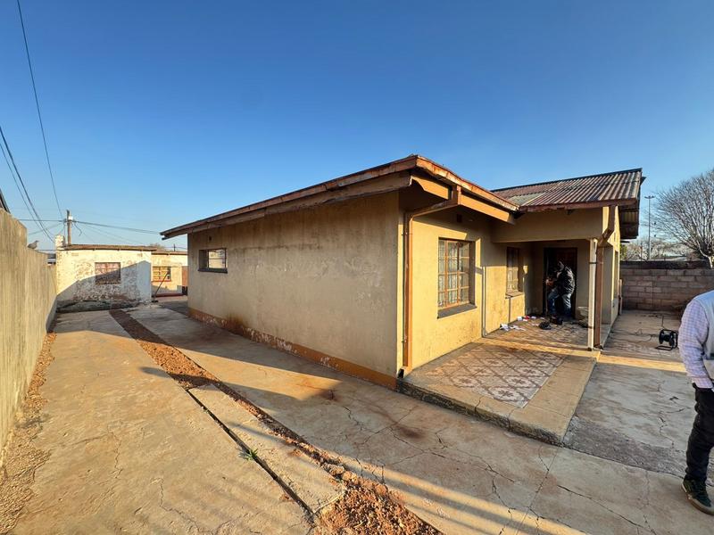 3 Bedroom Property for Sale in Dube Gauteng