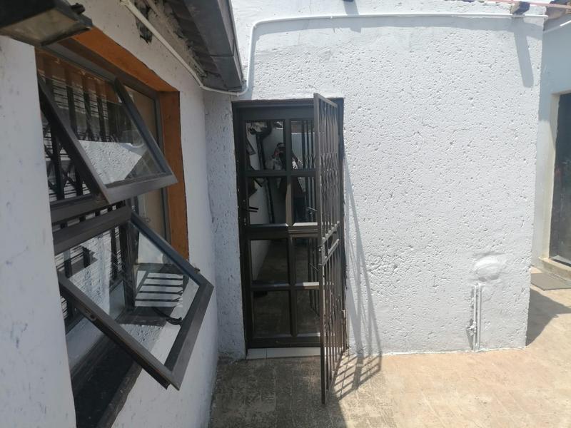 2 Bedroom Property for Sale in Zola Gauteng