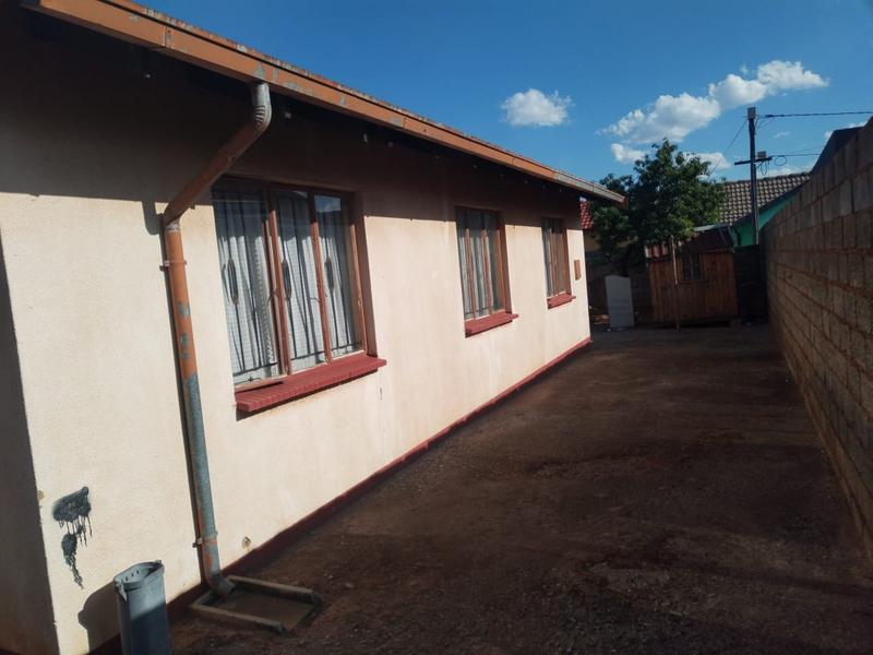2 Bedroom Property for Sale in Katlehong South Gauteng