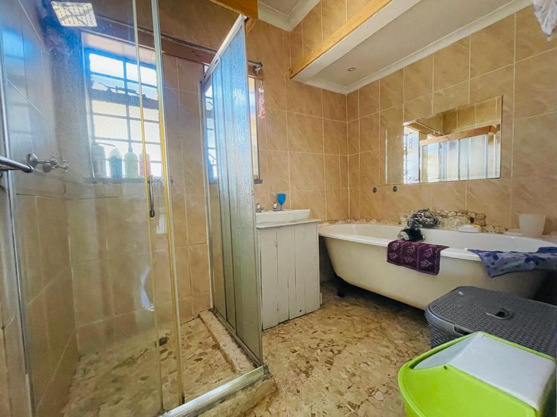 4 Bedroom Property for Sale in Casseldale Gauteng