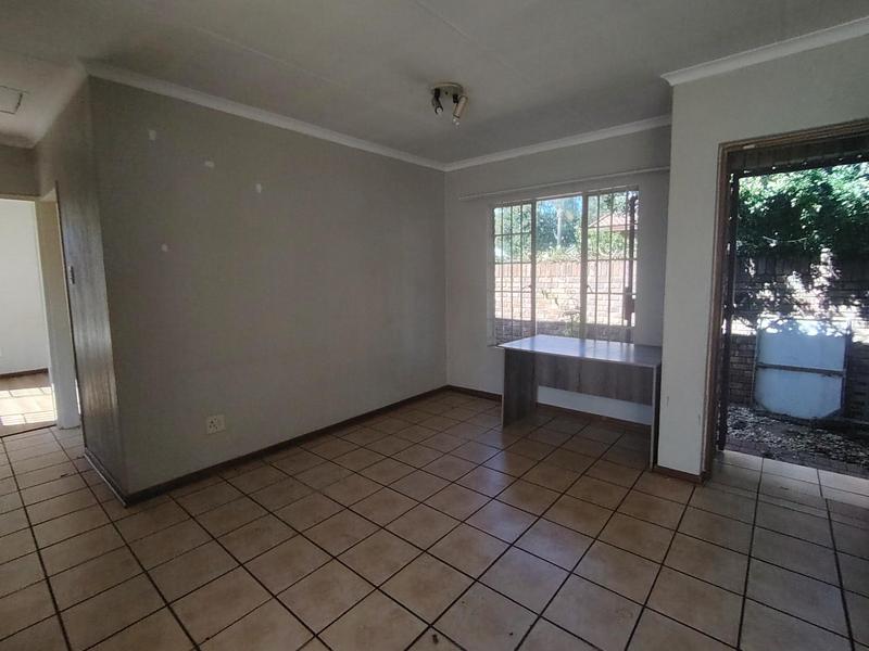 2 Bedroom Property for Sale in Rooihuiskraal North Gauteng