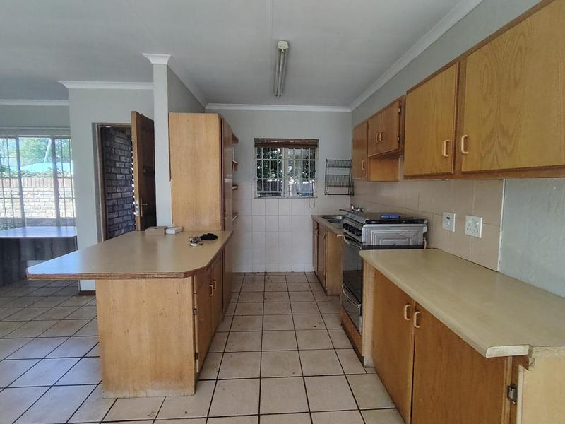 2 Bedroom Property for Sale in Rooihuiskraal North Gauteng