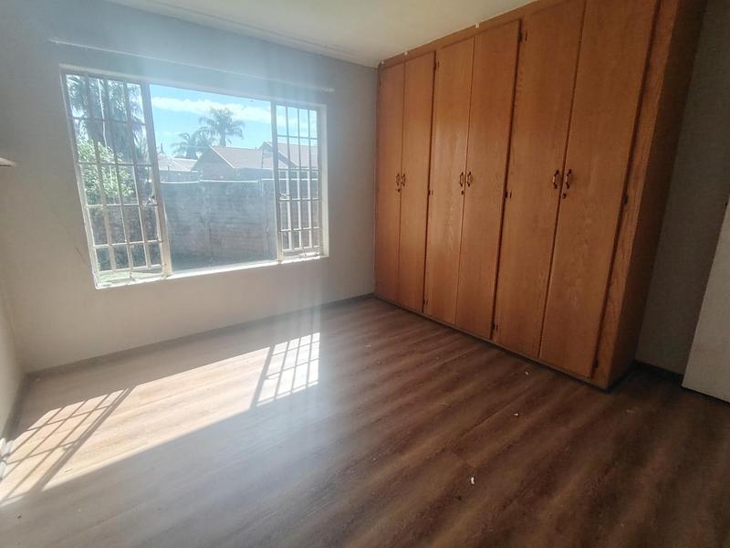 2 Bedroom Property for Sale in Rooihuiskraal North Gauteng