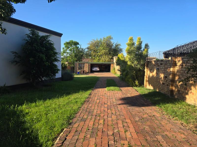 To Let 3 Bedroom Property for Rent in The Reeds Gauteng