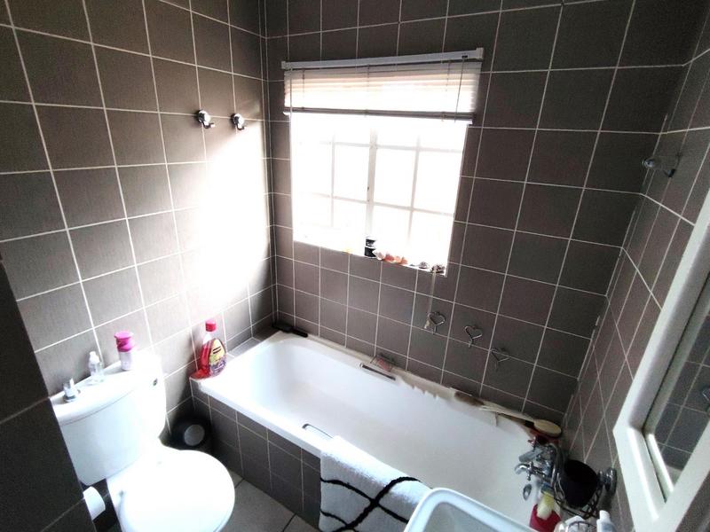 To Let 3 Bedroom Property for Rent in The Reeds Gauteng