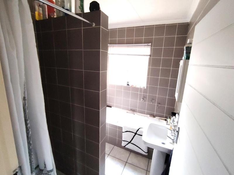 To Let 3 Bedroom Property for Rent in The Reeds Gauteng