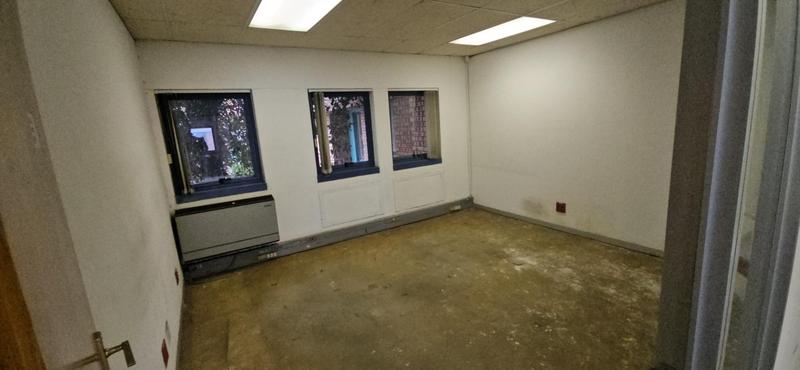 To Let Commercial Property for Rent in Randjespark Gauteng