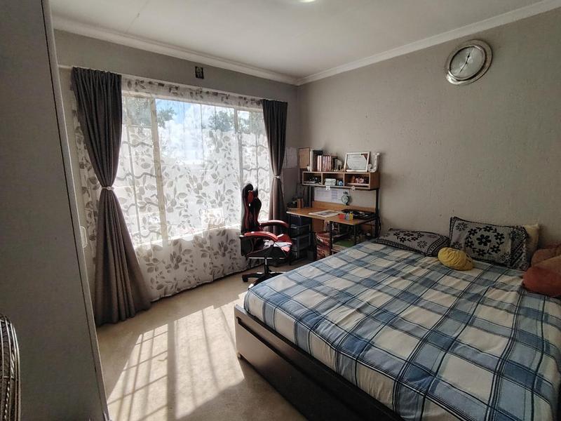 2 Bedroom Property for Sale in Heuwelsig Estate Gauteng