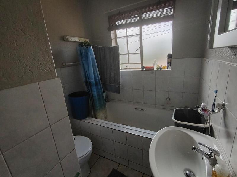 2 Bedroom Property for Sale in Heuwelsig Estate Gauteng