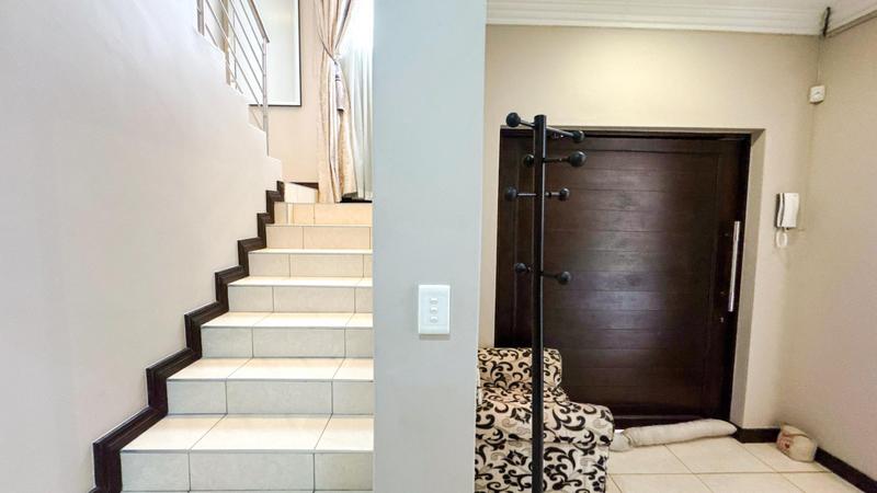 To Let 3 Bedroom Property for Rent in Midstream Estate Gauteng