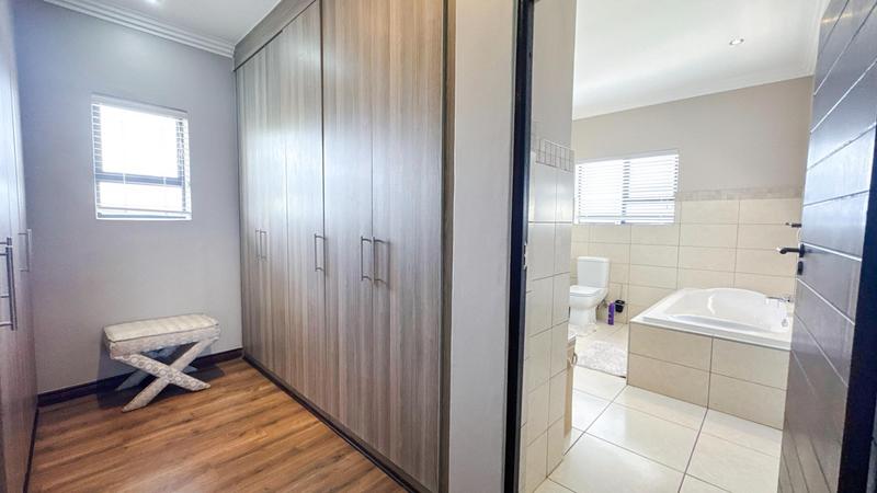 To Let 3 Bedroom Property for Rent in Midstream Estate Gauteng