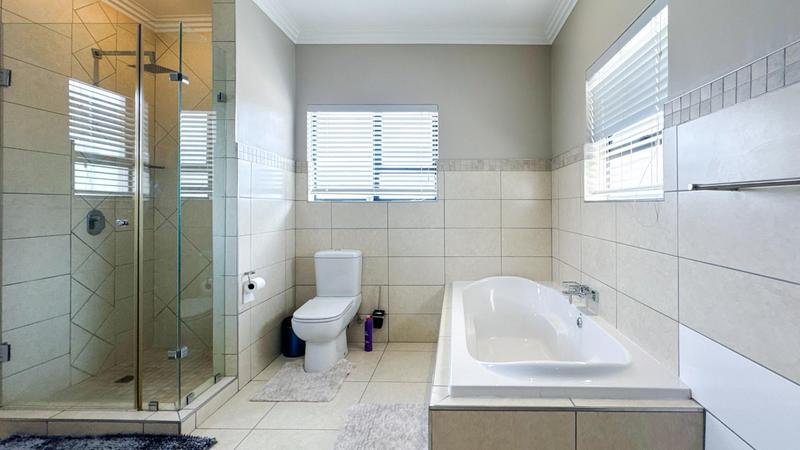To Let 3 Bedroom Property for Rent in Midstream Estate Gauteng