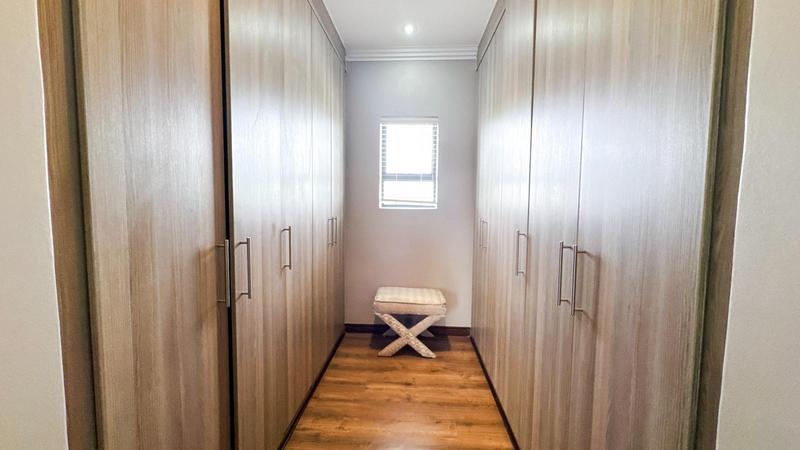 To Let 3 Bedroom Property for Rent in Midstream Estate Gauteng