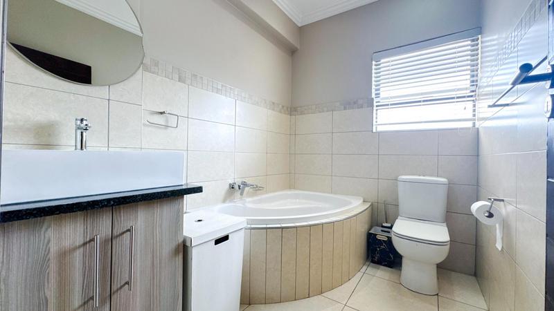 To Let 3 Bedroom Property for Rent in Midstream Estate Gauteng
